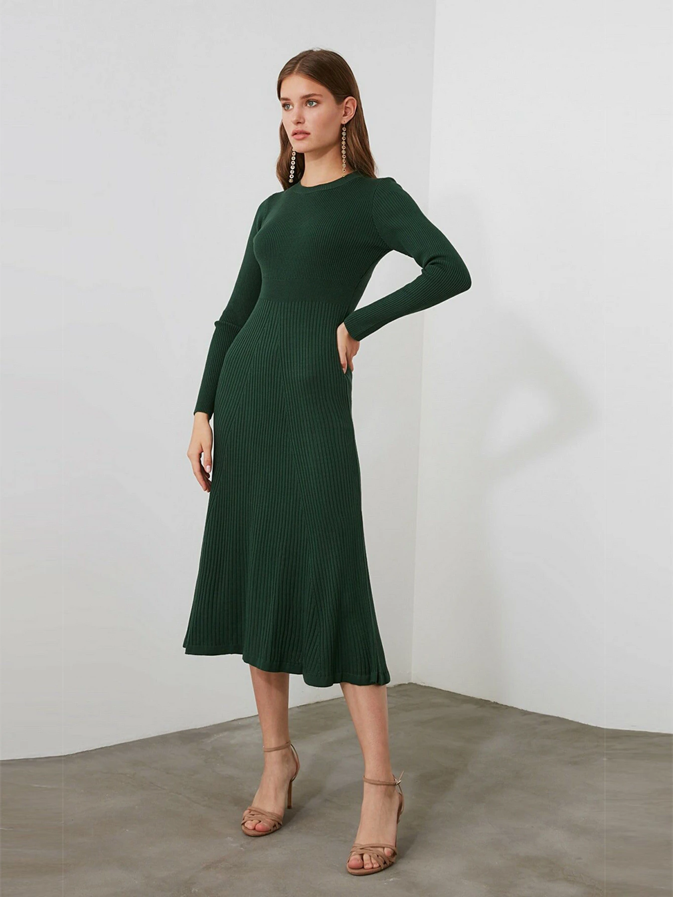 Платья Trendyol модель TWOAW21EL0422/Yesil Фото