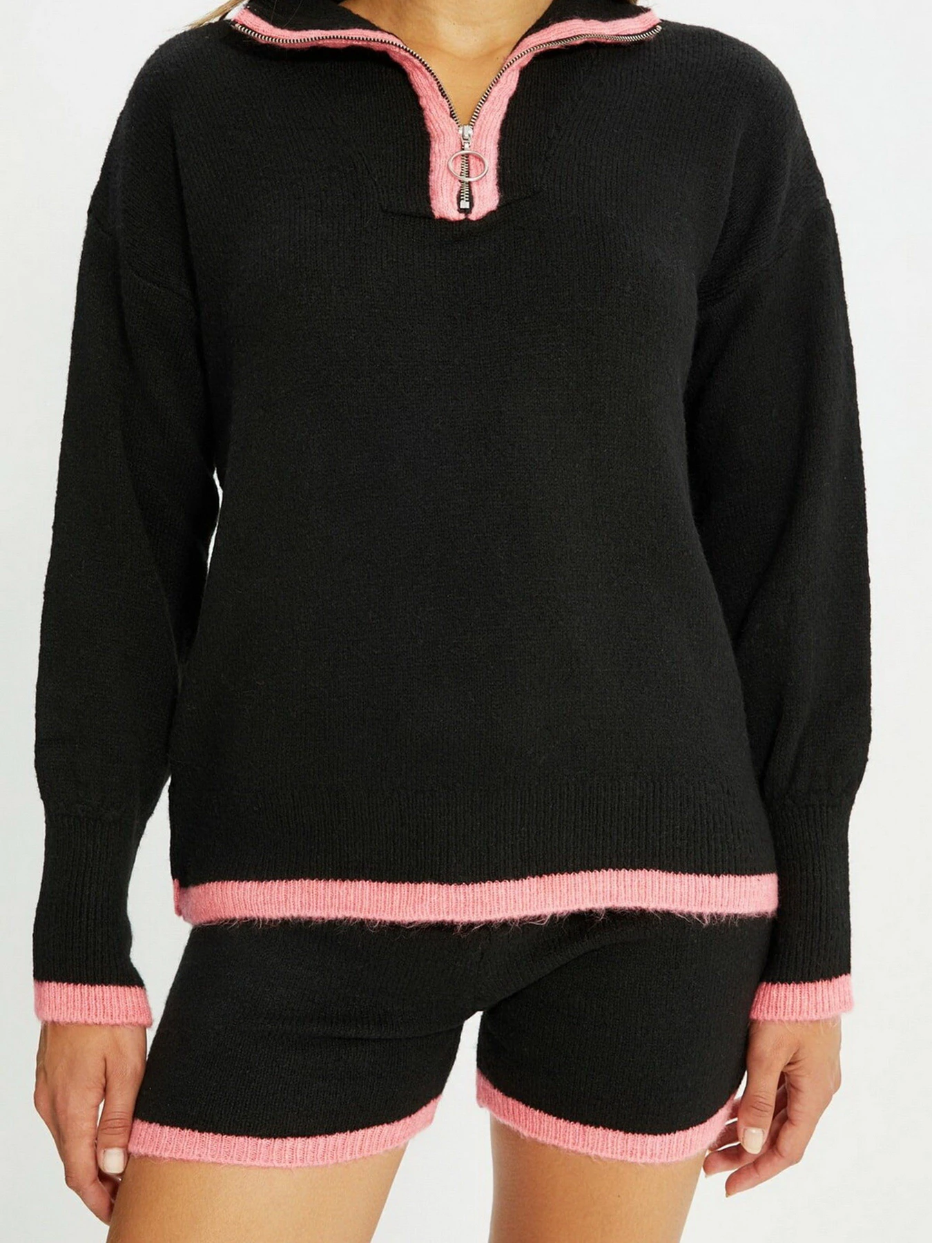 Костюмы Trendyol модель TWOAW22AU0037/Siyah Костюмы Trendyol модель TWOAW22AU0037/Siyah Фото