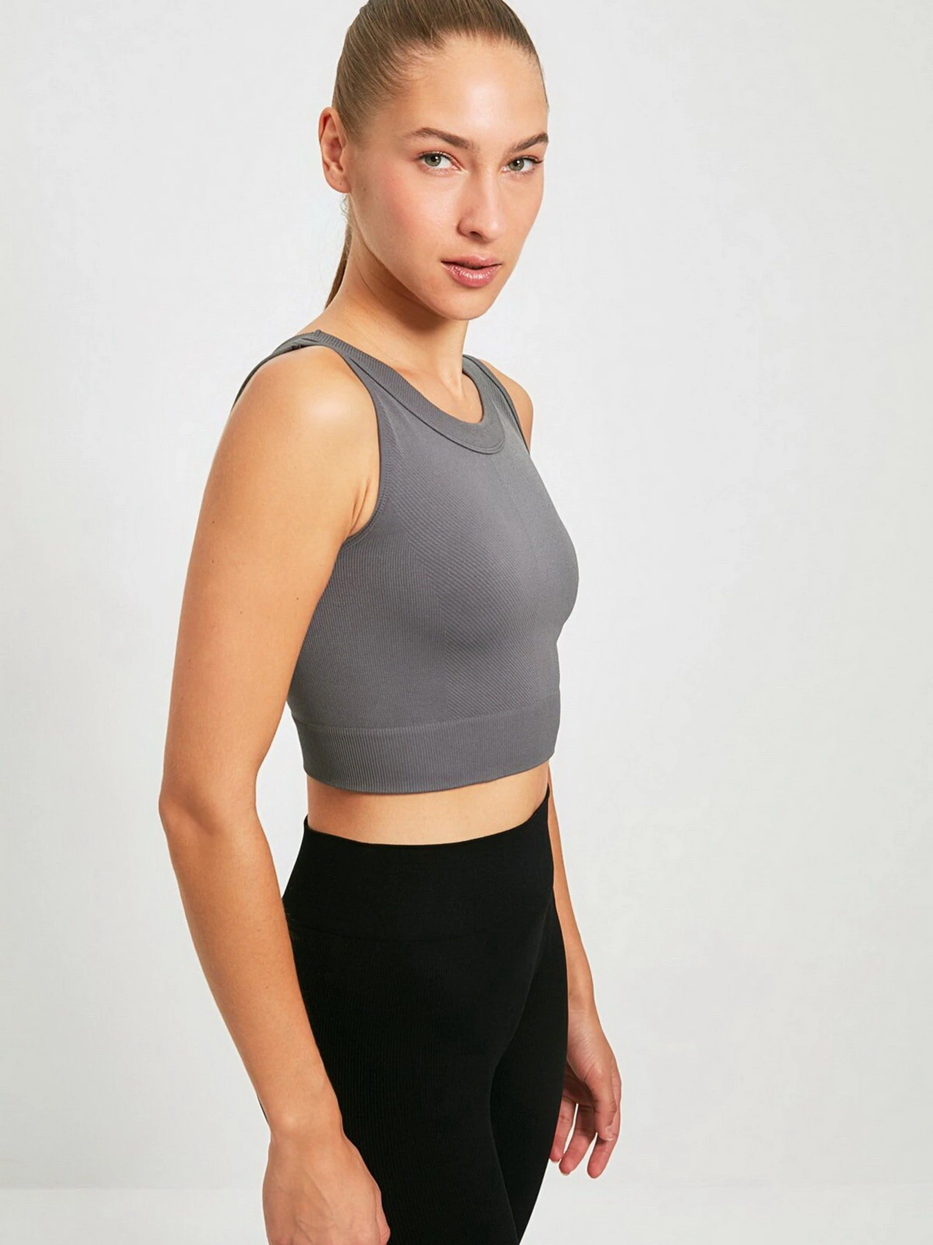Футболки і поло Trendyol модель TWOAW22SS0011/Antrasit Фото