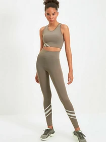 Футболки і поло Trendyol модель TWOAW22SS0016/Koyu Haki Фото