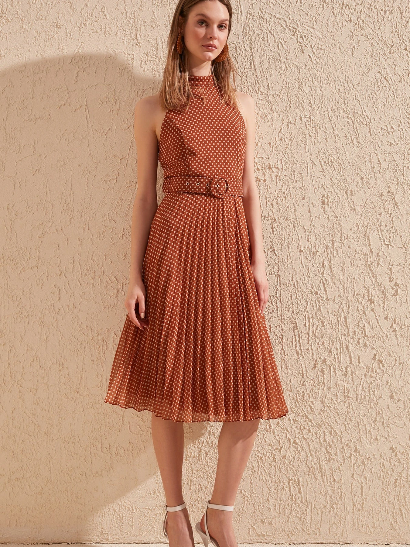 Платья Trendyol модель TWOSS20EL1341/Turuncu Платья Trendyol модель TWOSS20EL1341/Turuncu Фото