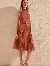 Платья Trendyol модель TWOSS20EL1341/Turuncu Фото