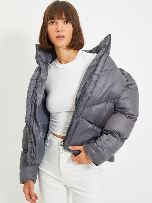 Куртки и дубленки Trendyol модель TWOAW22MO0079/Antrasit Фото