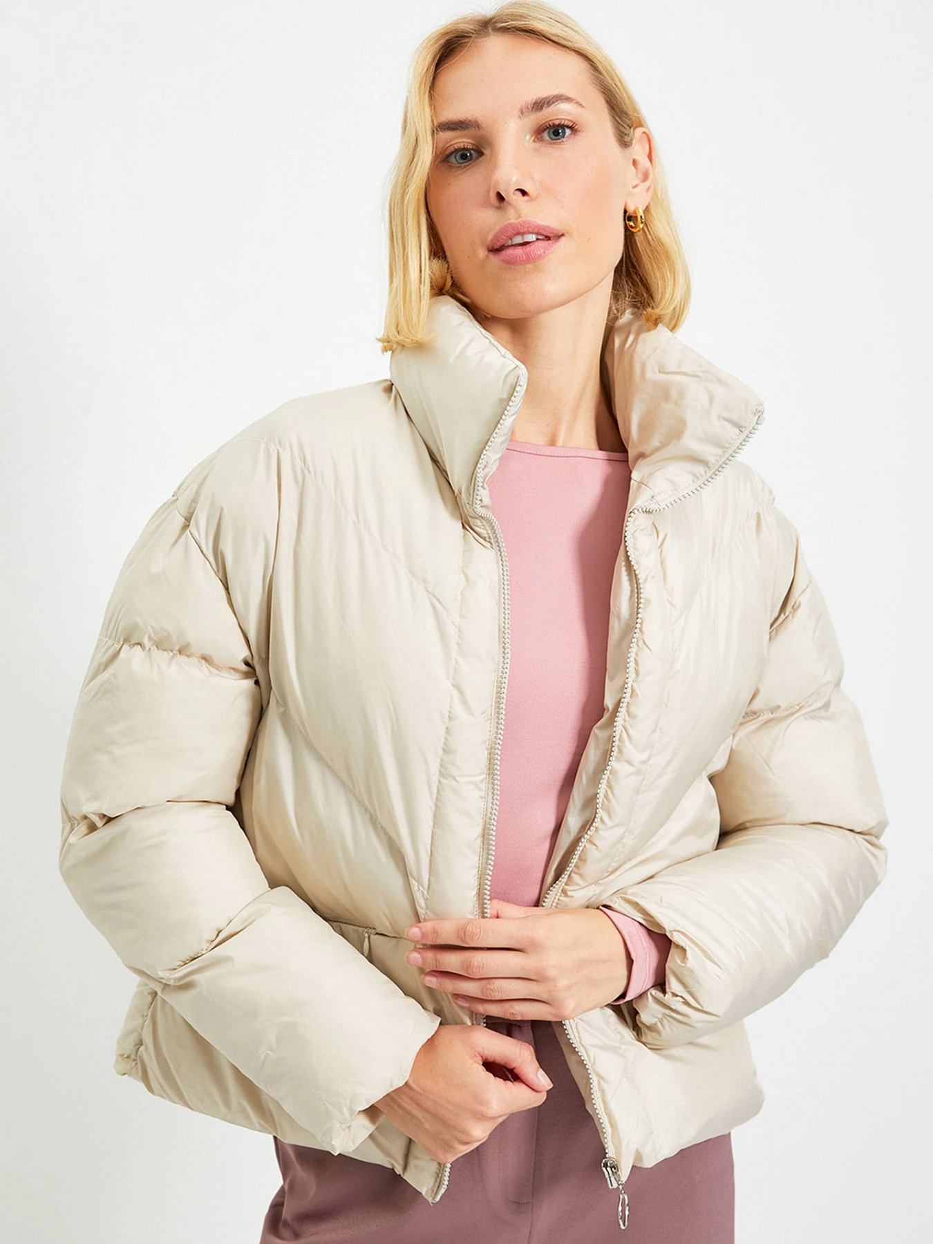 Куртки и дубленки Trendyol модель TWOAW22MO0079/Tas Куртки и дубленки Trendyol модель TWOAW22MO0079/Tas Фото