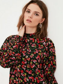 Платья Trendyol модель TWOAW22EL0831/Cok Renkli Фото