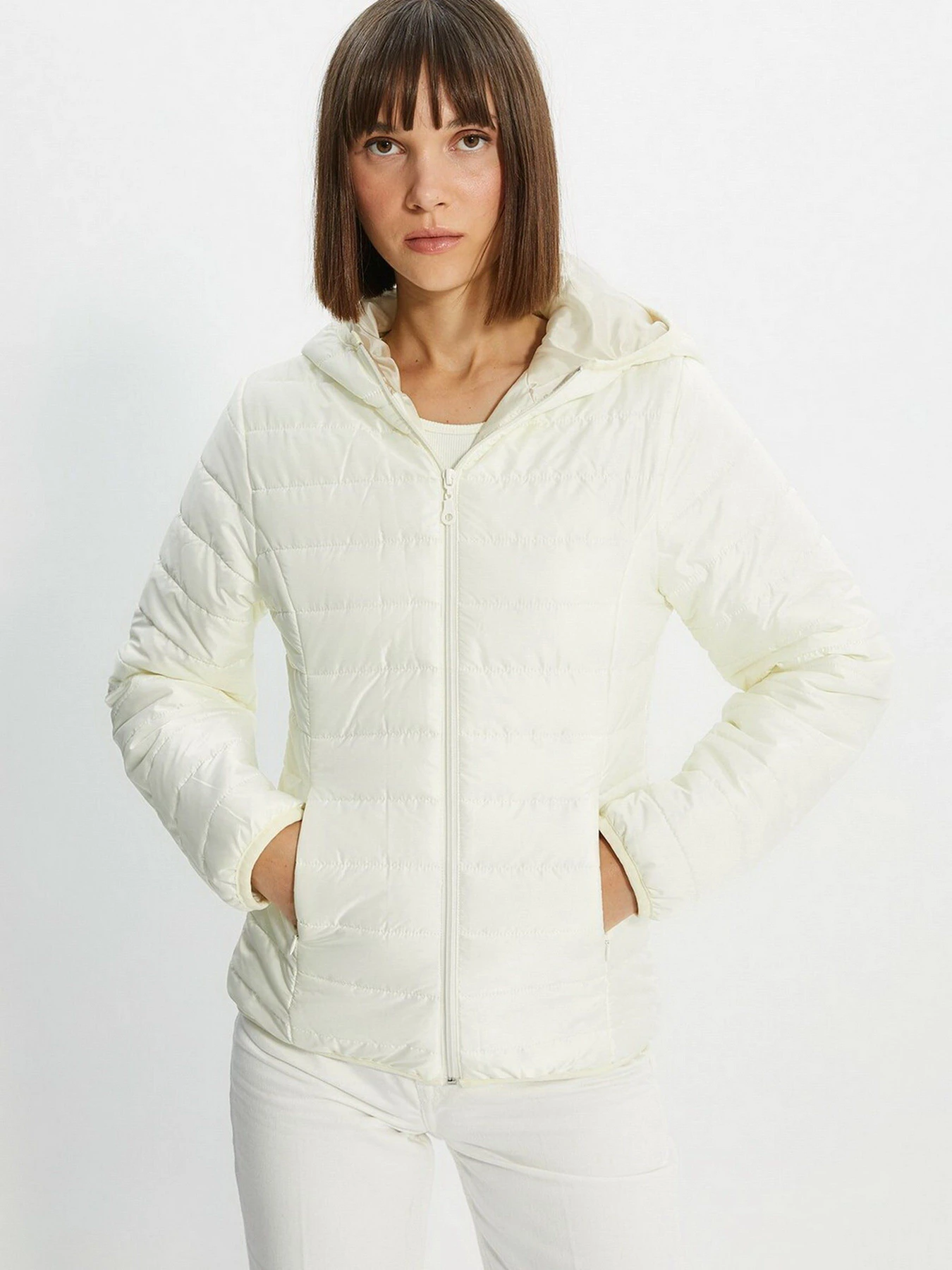 Куртки и дубленки Trendyol модель TWOAW22MO0270/Ekru Фото