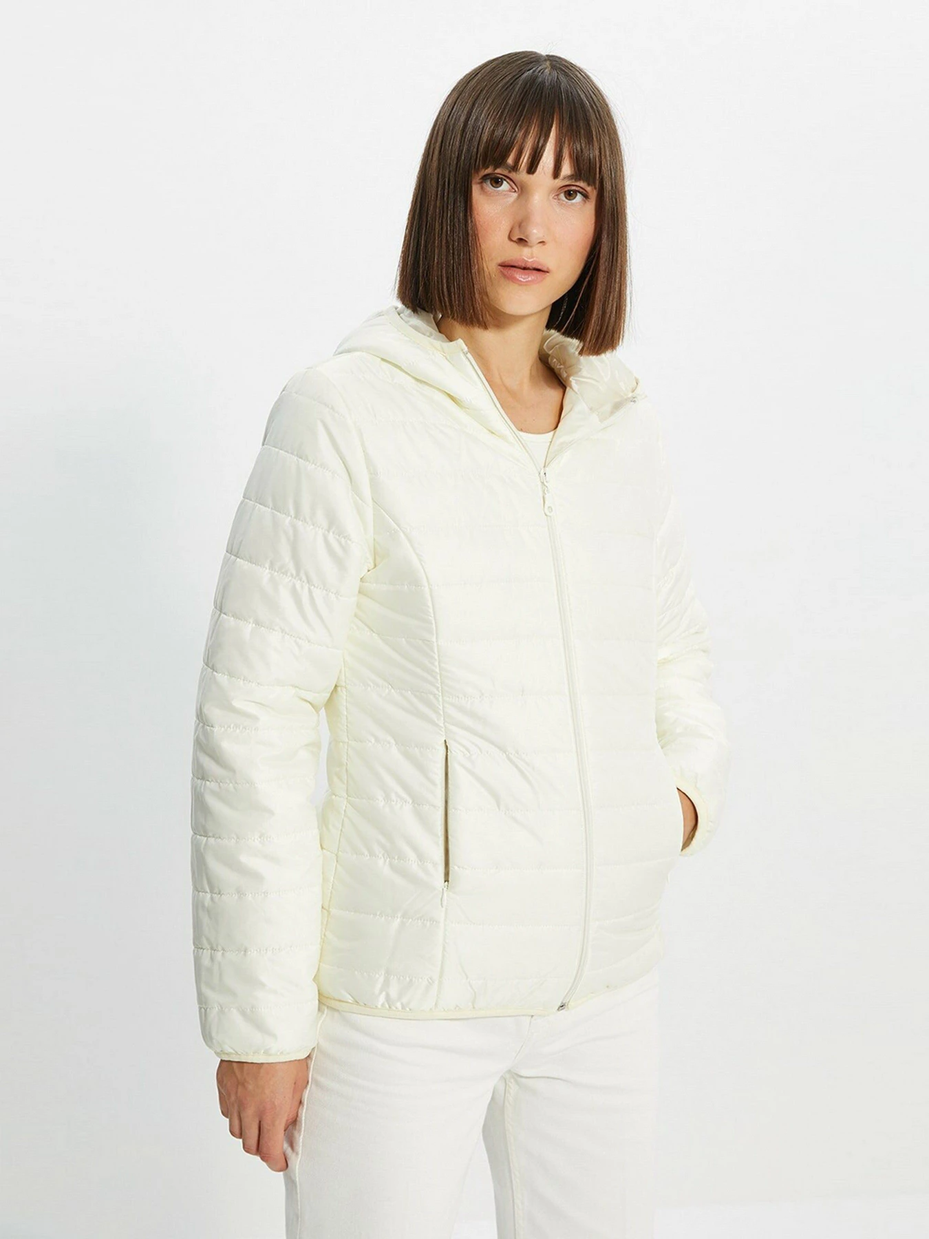 Куртки и дубленки Trendyol модель TWOAW22MO0270/Ekru Фото