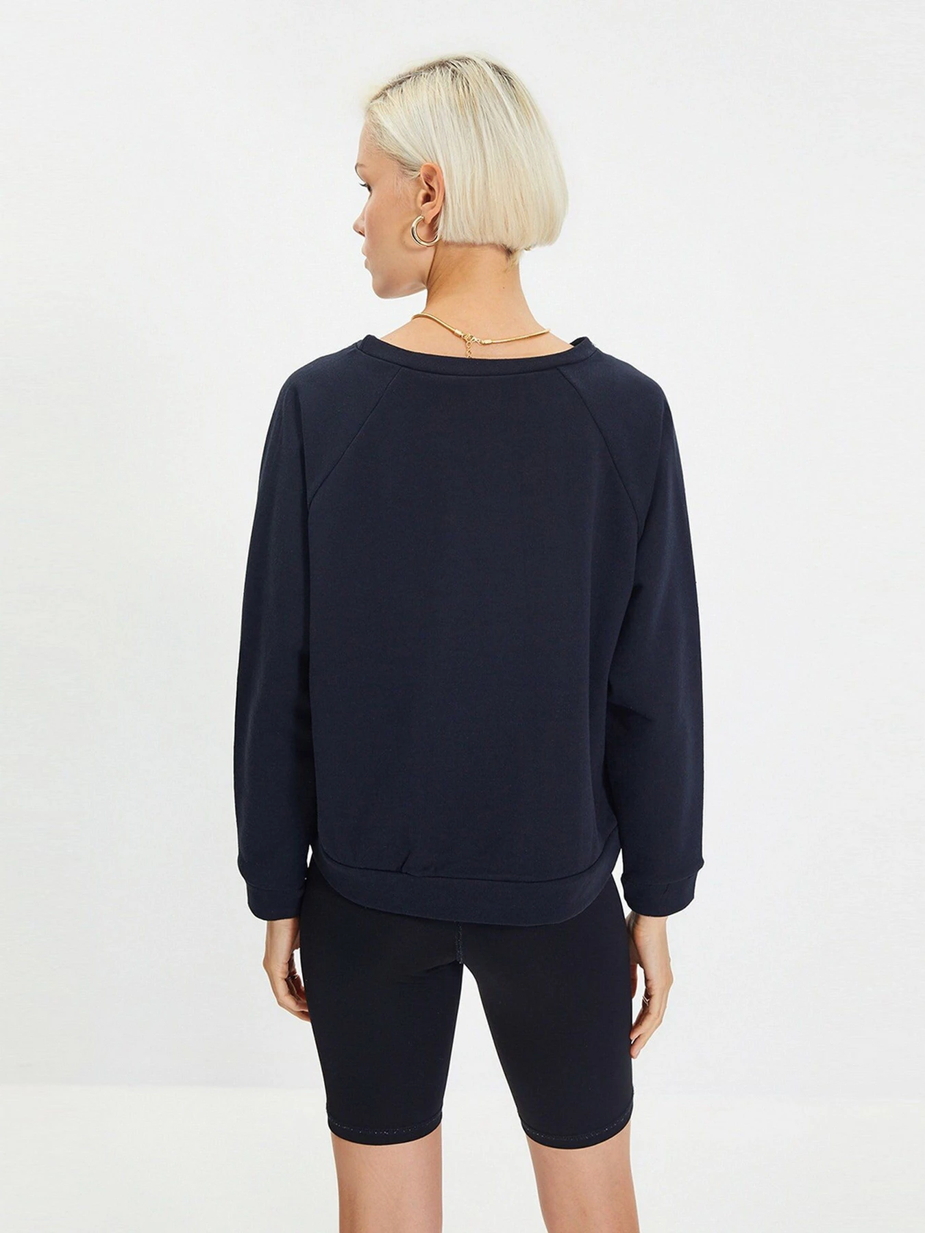 Худи и свитшоты Trendyol модель TWOAW20SW0055/Siyah Худи и свитшоты Trendyol модель TWOAW20SW0055/Siyah Фото