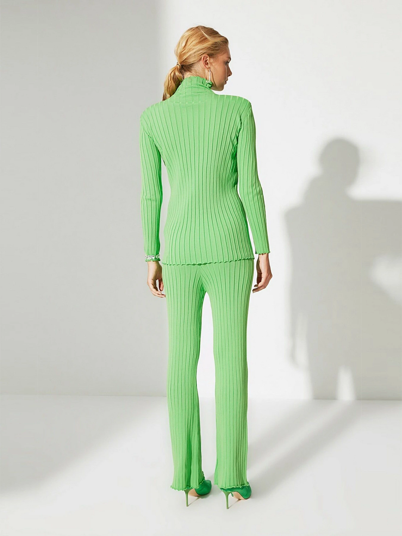 Костюмы Trendyol модель TWOAW22AU0150/Yesil Костюмы Trendyol модель TWOAW22AU0150/Yesil Фото