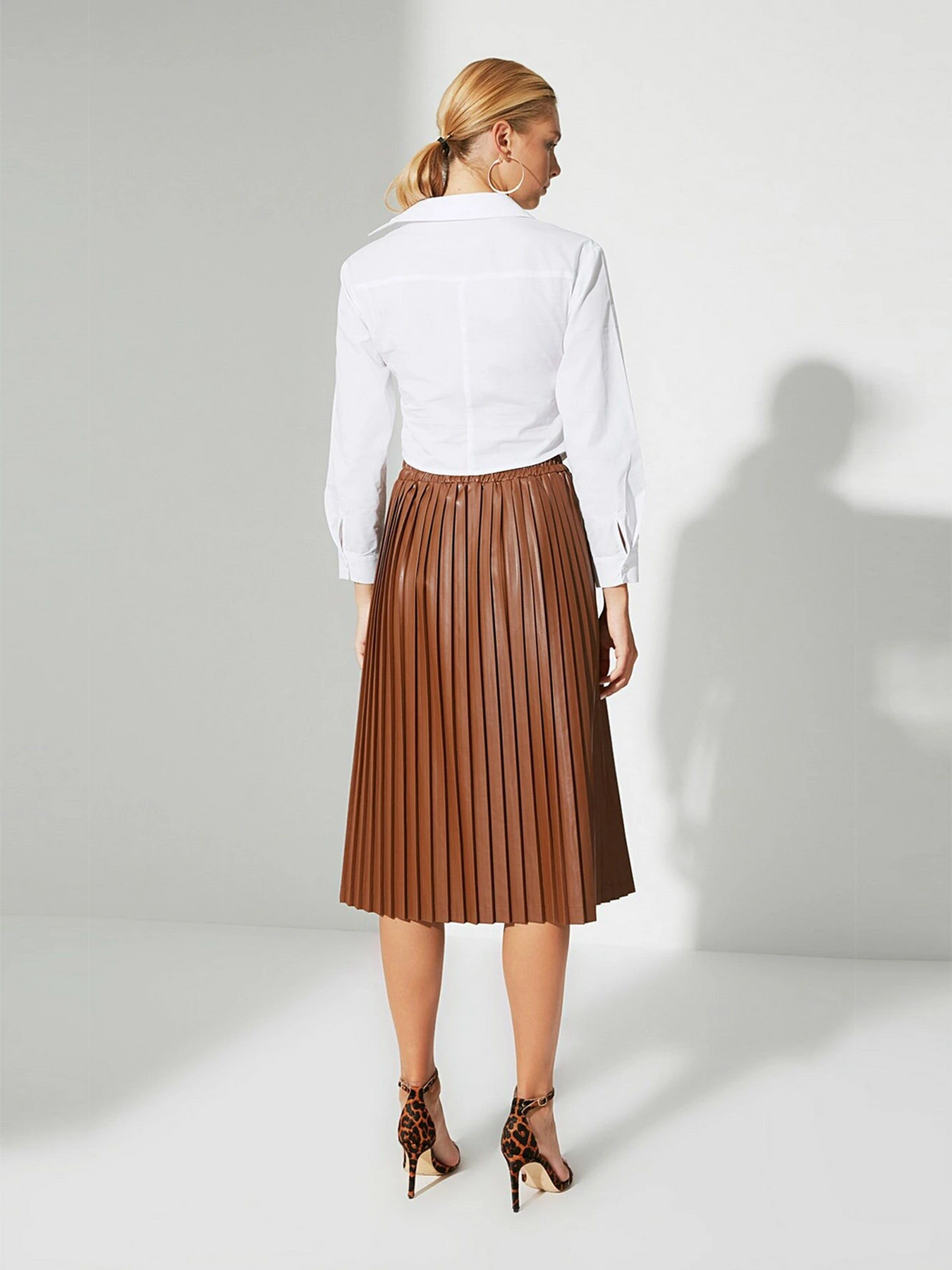 Юбки Trendyol модель TWOAW22ET0075/Kahverengi Юбки Trendyol модель TWOAW22ET0075/Kahverengi Фото