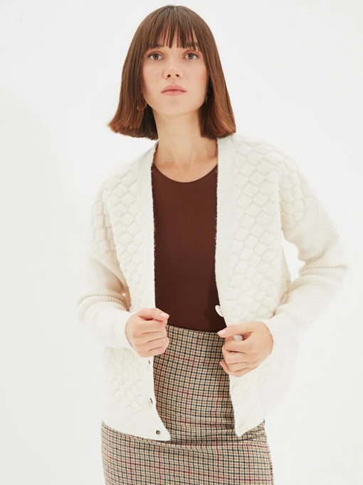 Свитры и кардиганы Trendyol модель TWOAW22HI0167/Ekru Фото
