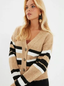 Свитры и кардиганы Trendyol модель TWOAW22KZ1631/Camel Фото