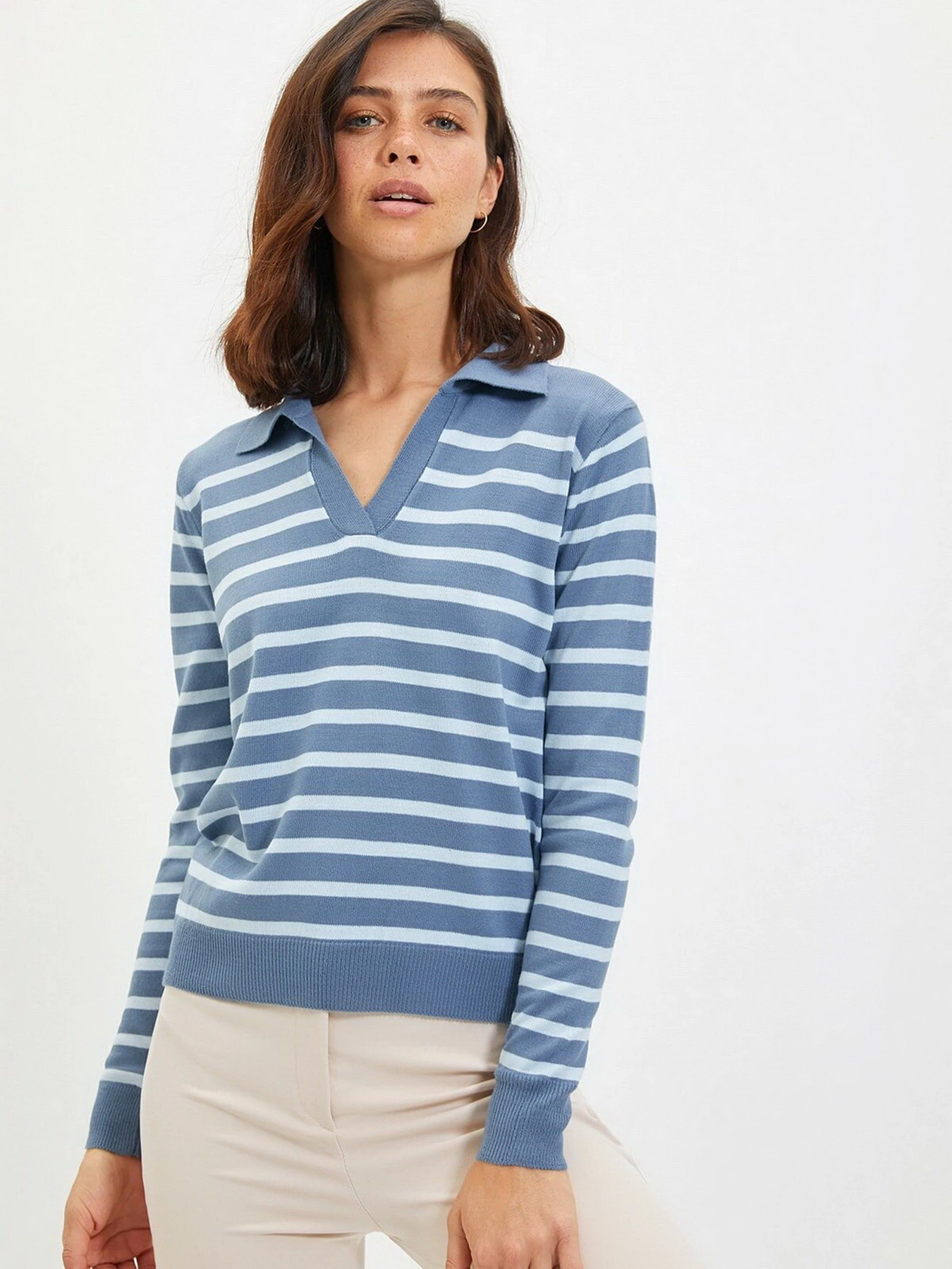 Свитры и кардиганы Trendyol модель TWOAW22KZ2101/Indigo Свитры и кардиганы Trendyol модель TWOAW22KZ2101/Indigo Фото