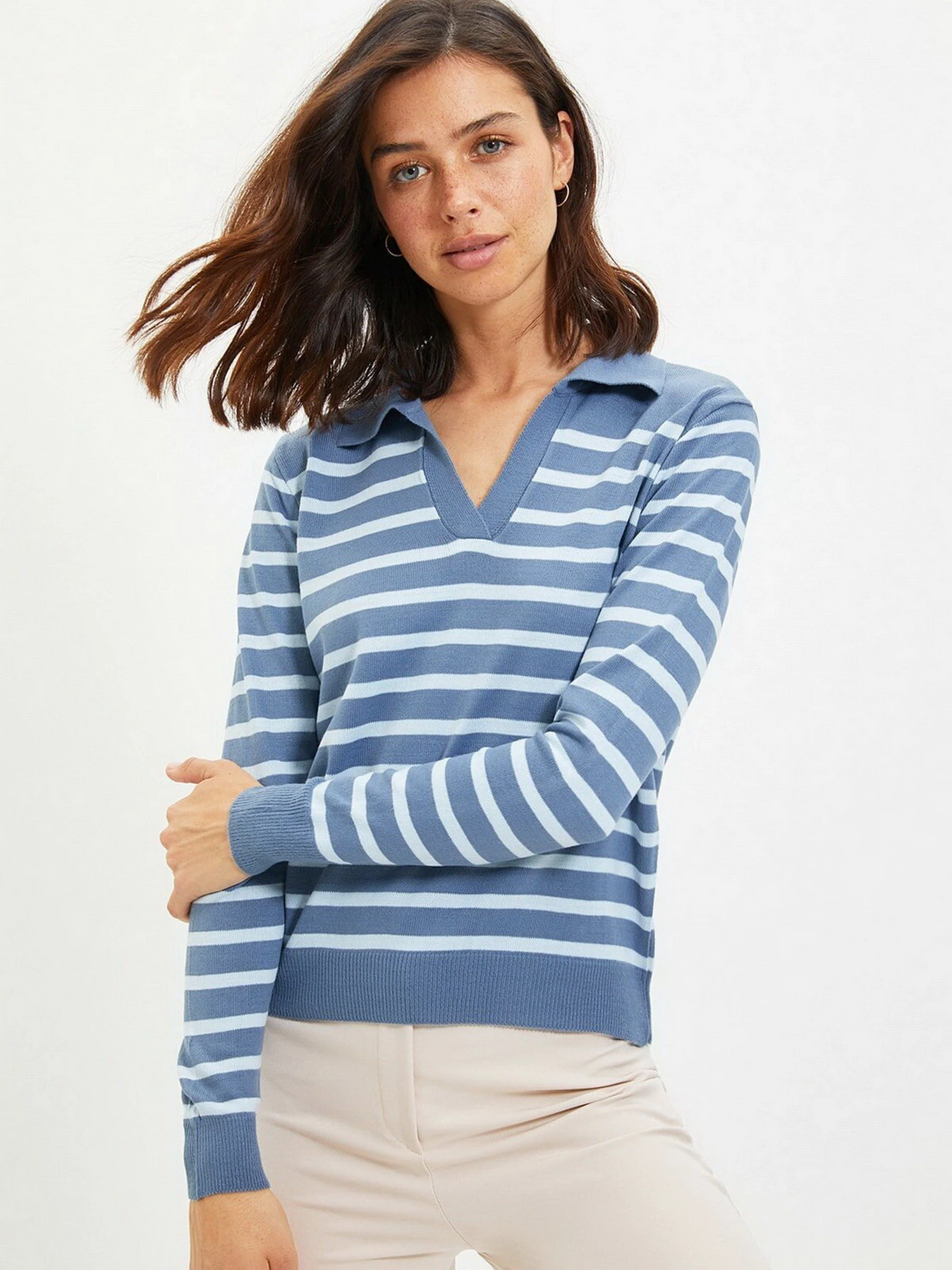Свитры и кардиганы Trendyol модель TWOAW22KZ2101/Indigo Свитры и кардиганы Trendyol модель TWOAW22KZ2101/Indigo Фото