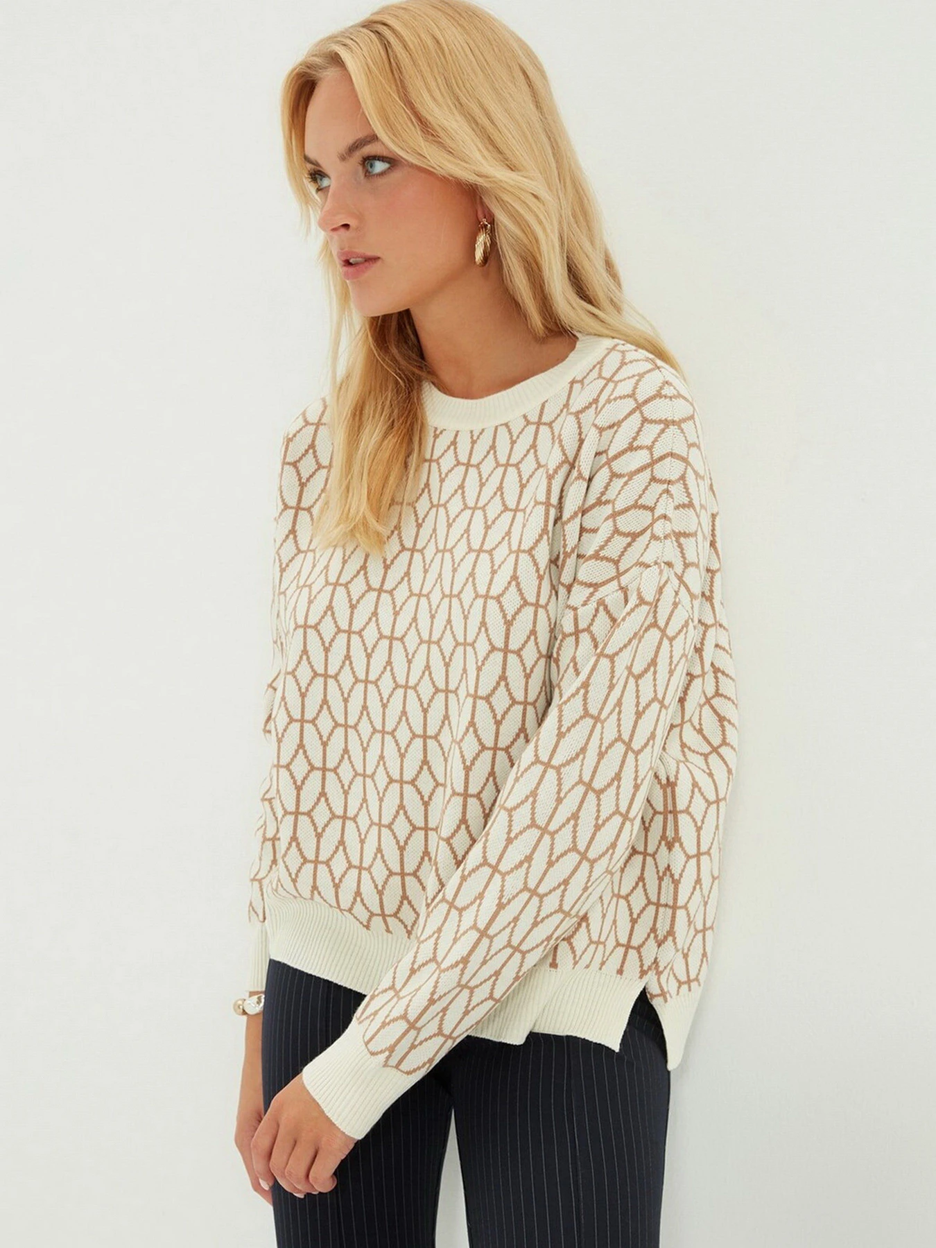 Свитры и кардиганы Trendyol модель TWOAW22KZ2173/Camel Свитры и кардиганы Trendyol модель TWOAW22KZ2173/Camel Фото
