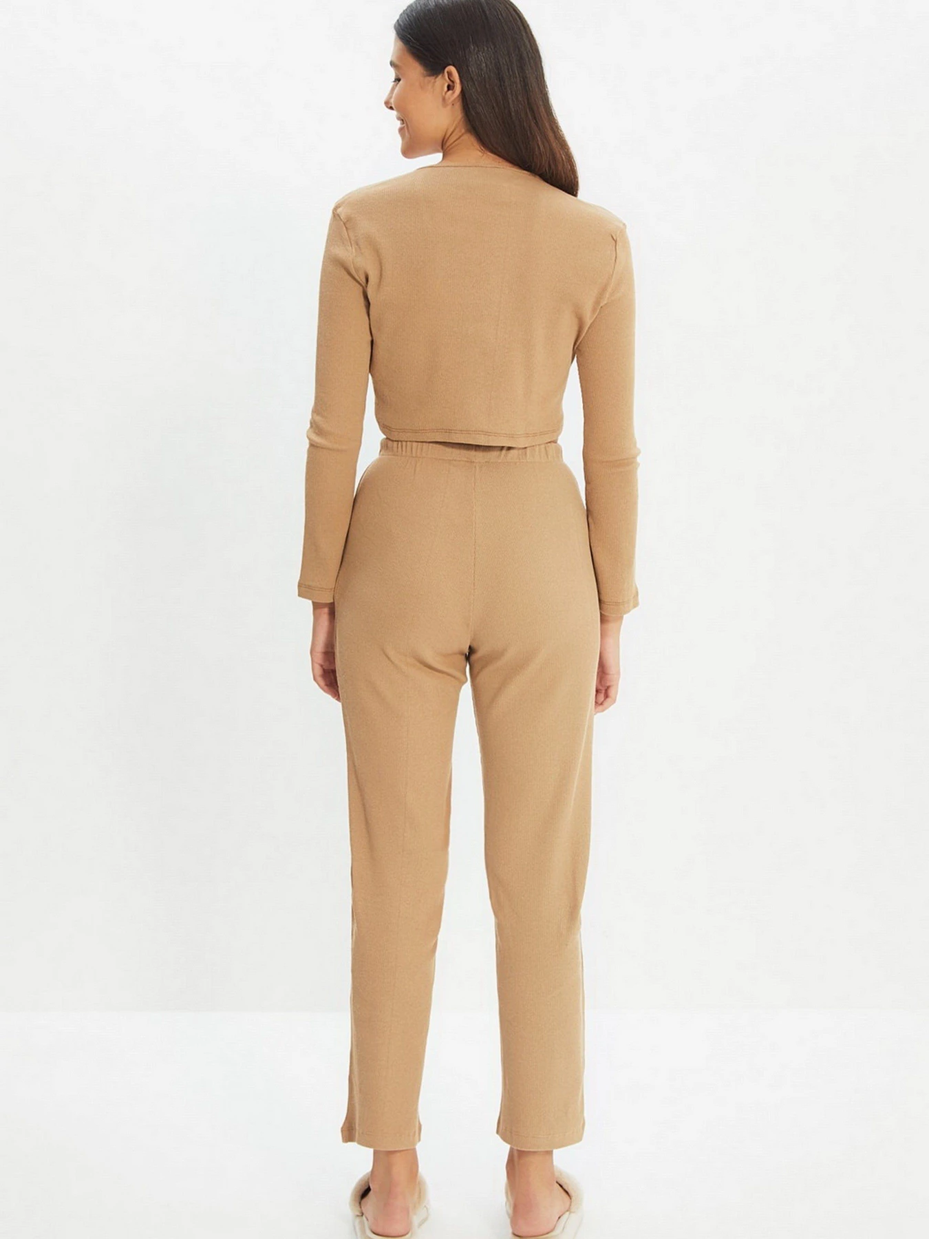 Костюмы Trendyol модель THMAW22PT0232/Camel Костюмы Trendyol модель THMAW22PT0232/Camel Фото