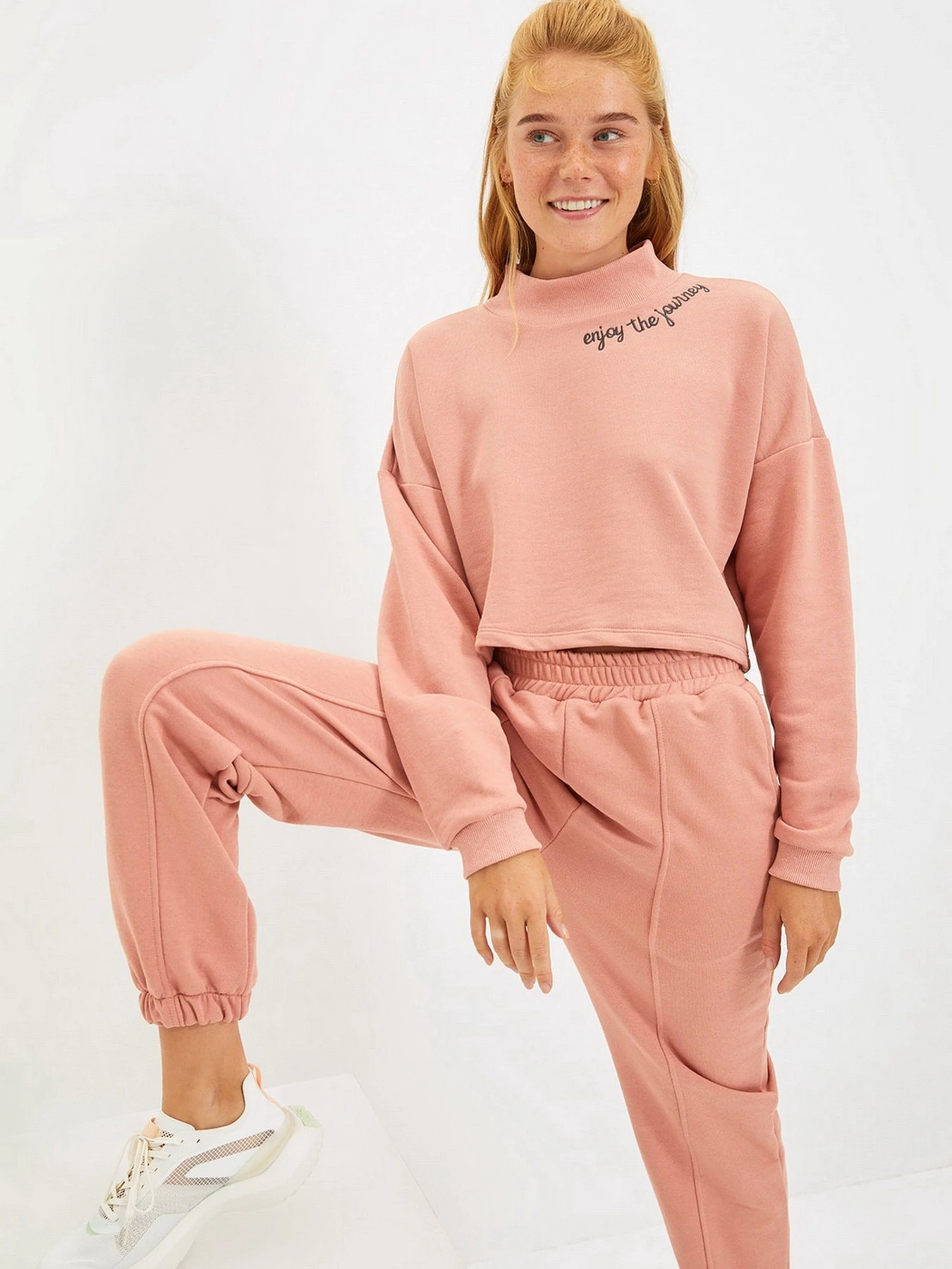 Костюмы Trendyol модель TWOAW21AU0011/Gul Kurusu Костюмы Trendyol модель TWOAW21AU0011/Gul Kurusu Фото