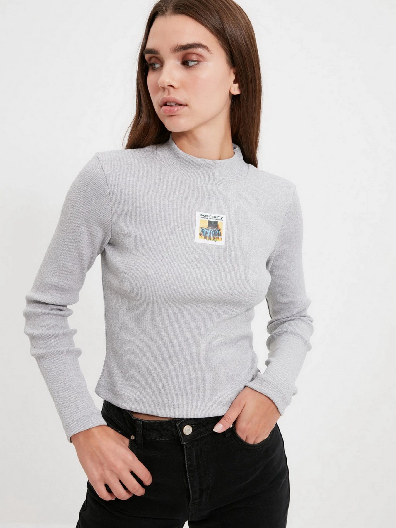 Свитры и кардиганы Trendyol модель TWOAW21BZ0689/Gri Свитры и кардиганы Trendyol модель TWOAW21BZ0689/Gri Фото