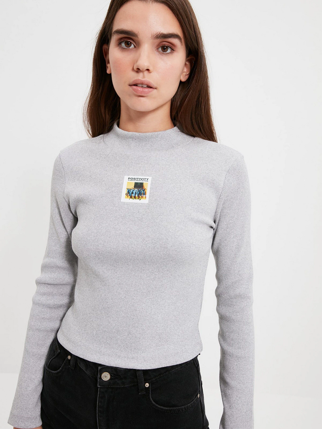 Свитры и кардиганы Trendyol модель TWOAW21BZ0689/Gri Свитры и кардиганы Trendyol модель TWOAW21BZ0689/Gri Фото