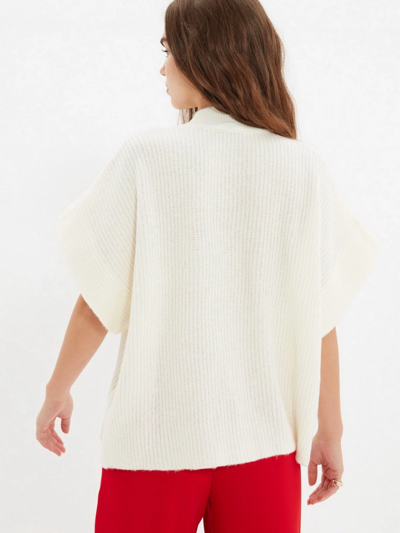 Свитры и кардиганы Trendyol модель TWOAW22BZ0006/Ekru Свитры и кардиганы Trendyol модель TWOAW22BZ0006/Ekru Фото