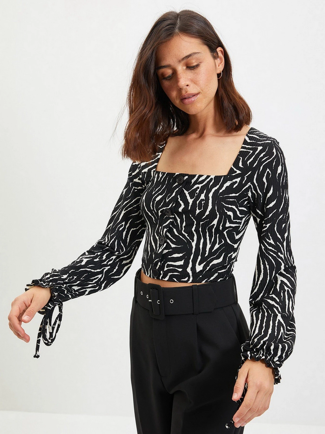 Рубашки Trendyol модель TWOAW22BZ0592/cok Renkli Рубашки Trendyol модель TWOAW22BZ0592/cok Renkli Фото