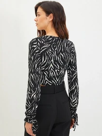 Рубашки Trendyol модель TWOAW22BZ0592/cok Renkli Фото