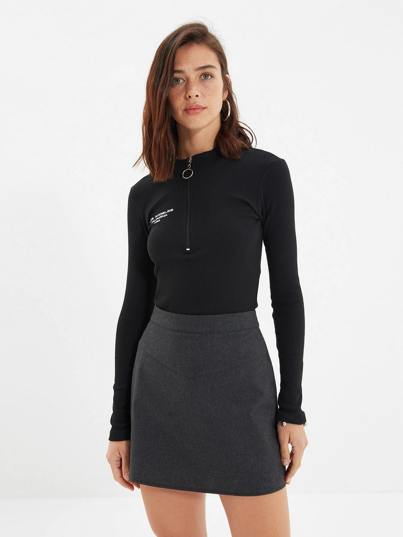 Свитры и кардиганы Trendyol модель TWOAW22BZ0596/Siyah Свитры и кардиганы Trendyol модель TWOAW22BZ0596/Siyah Фото