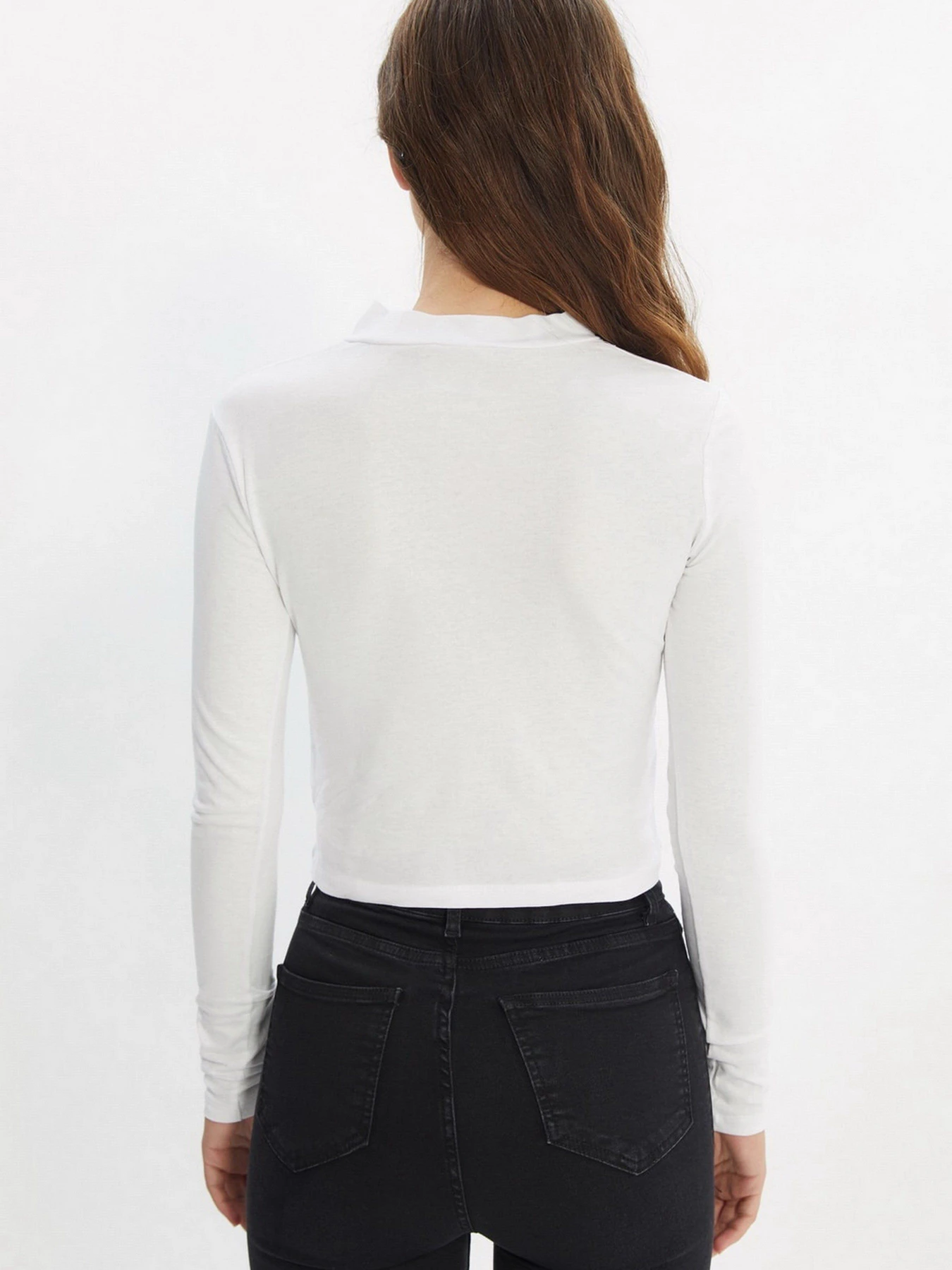 Свитры и кардиганы Trendyol модель TWOAW22BZ0684/Beyaz Свитры и кардиганы Trendyol модель TWOAW22BZ0684/Beyaz Фото