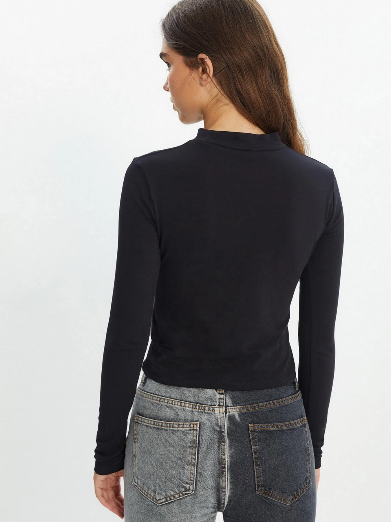 Свитры и кардиганы Trendyol модель TWOAW22BZ0684/Siyah Свитры и кардиганы Trendyol модель TWOAW22BZ0684/Siyah Фото