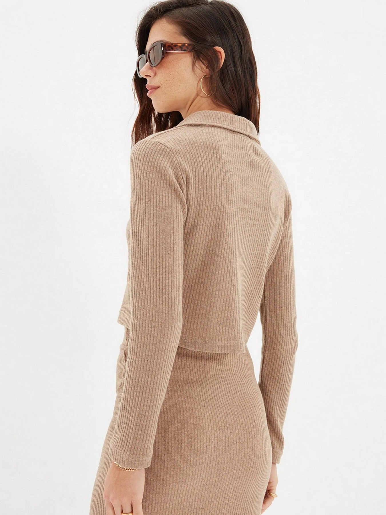 Свитры и кардиганы Trendyol модель TWOAW22BZ0767/Camel Свитры и кардиганы Trendyol модель TWOAW22BZ0767/Camel Фото