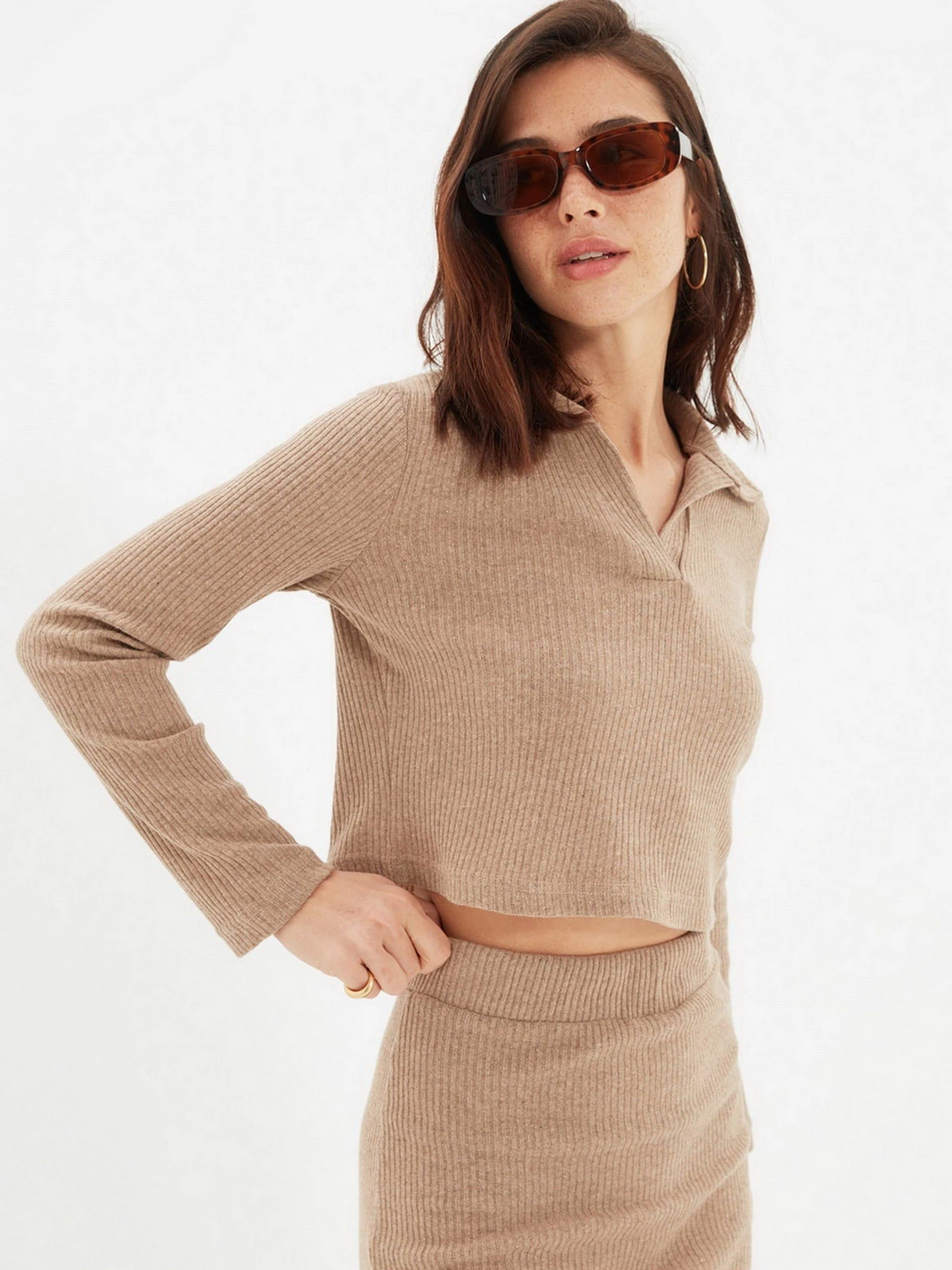 Свитры и кардиганы Trendyol модель TWOAW22BZ0767/Camel Свитры и кардиганы Trendyol модель TWOAW22BZ0767/Camel Фото