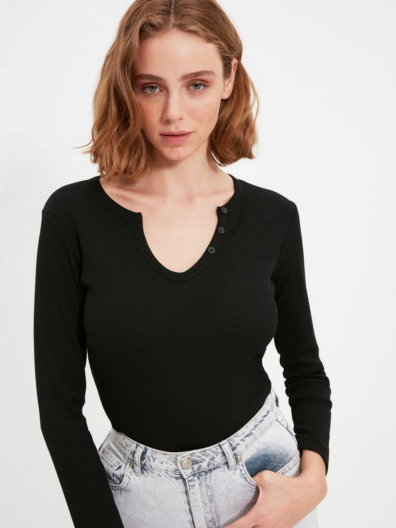 Свитры и кардиганы Trendyol модель TWOAW22BZ0937/Siyah Свитры и кардиганы Trendyol модель TWOAW22BZ0937/Siyah Фото