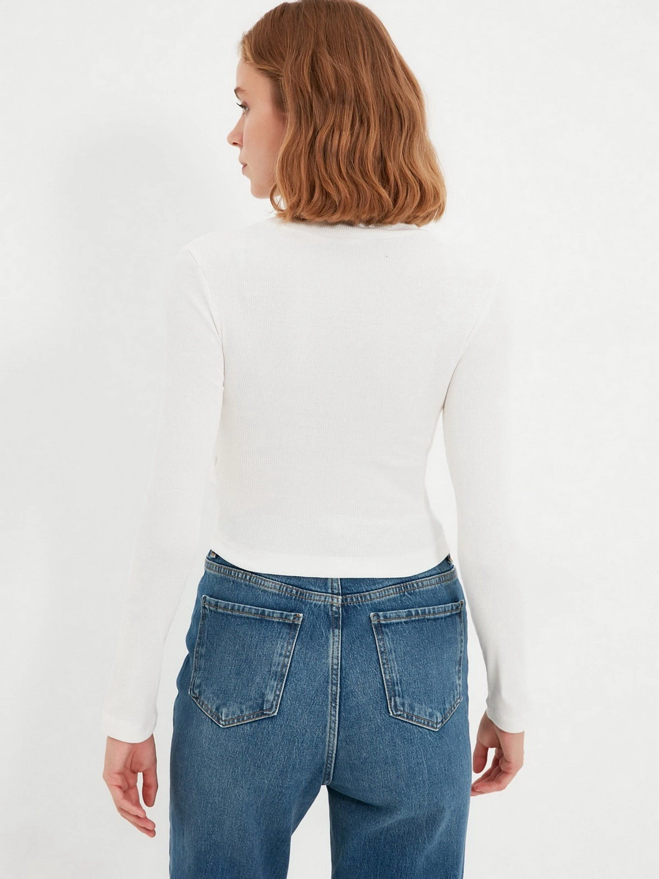 Свитры и кардиганы Trendyol модель TWOAW22BZ0982/Ekru Свитры и кардиганы Trendyol модель TWOAW22BZ0982/Ekru Фото