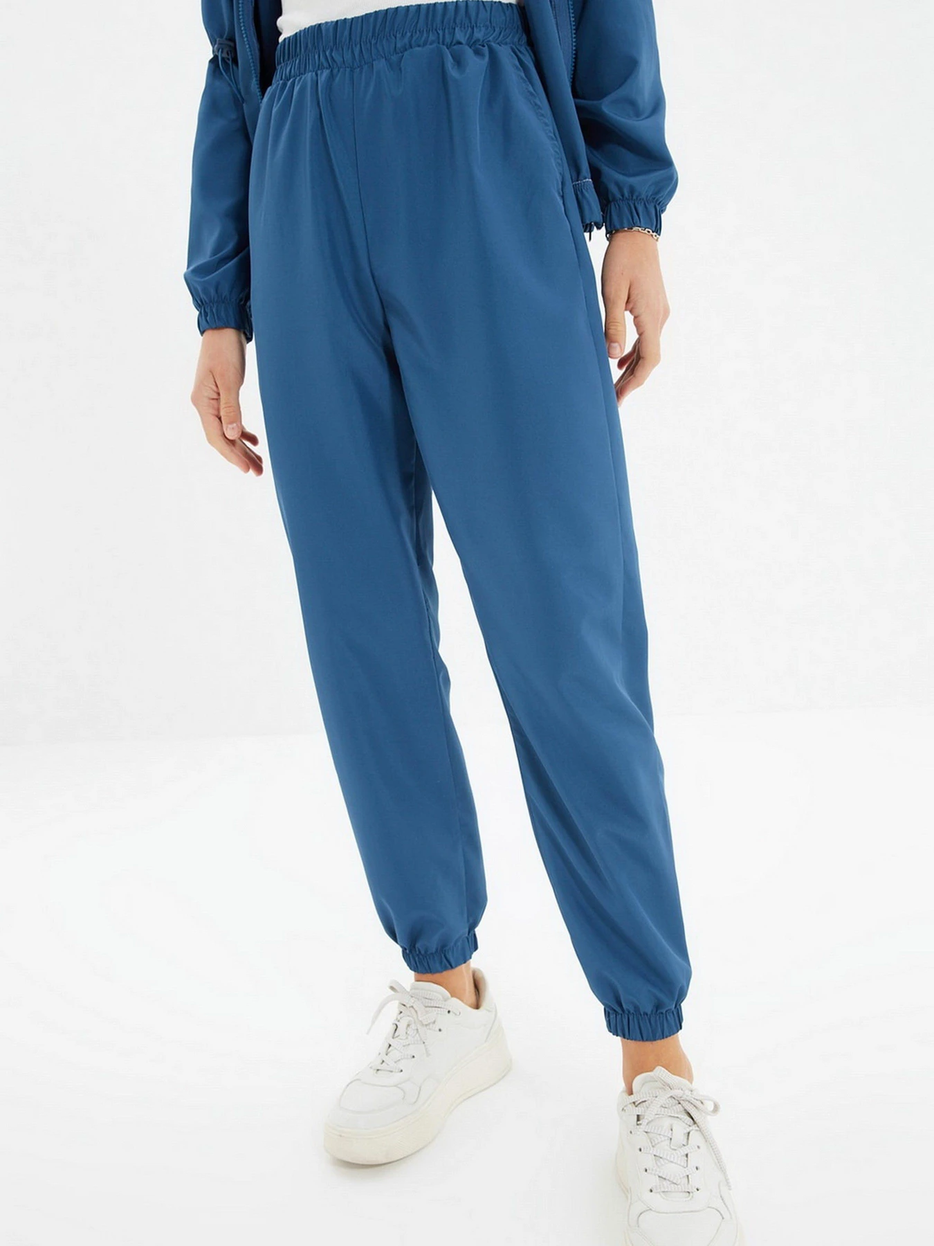 Брюки Trendyol модель TWOAW22EA0215/Indigo Брюки Trendyol модель TWOAW22EA0215/Indigo Фото