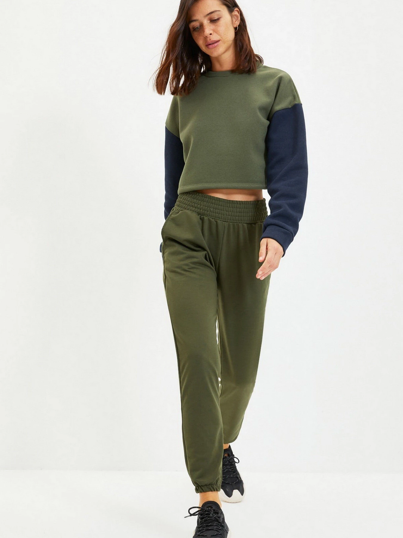 Брюки Trendyol модель TWOAW22EA0419/Haki Брюки Trendyol модель TWOAW22EA0419/Haki Фото