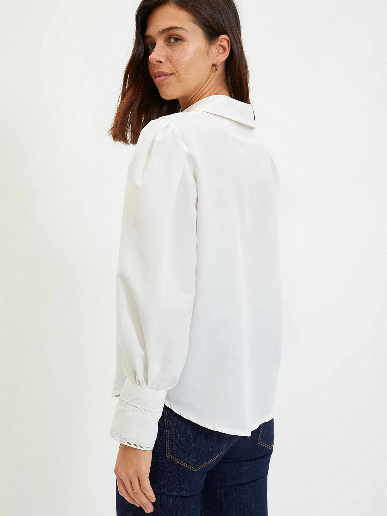 Рубашки Trendyol модель TWOAW22GO0555/Ekru Рубашки Trendyol модель TWOAW22GO0555/Ekru Фото
