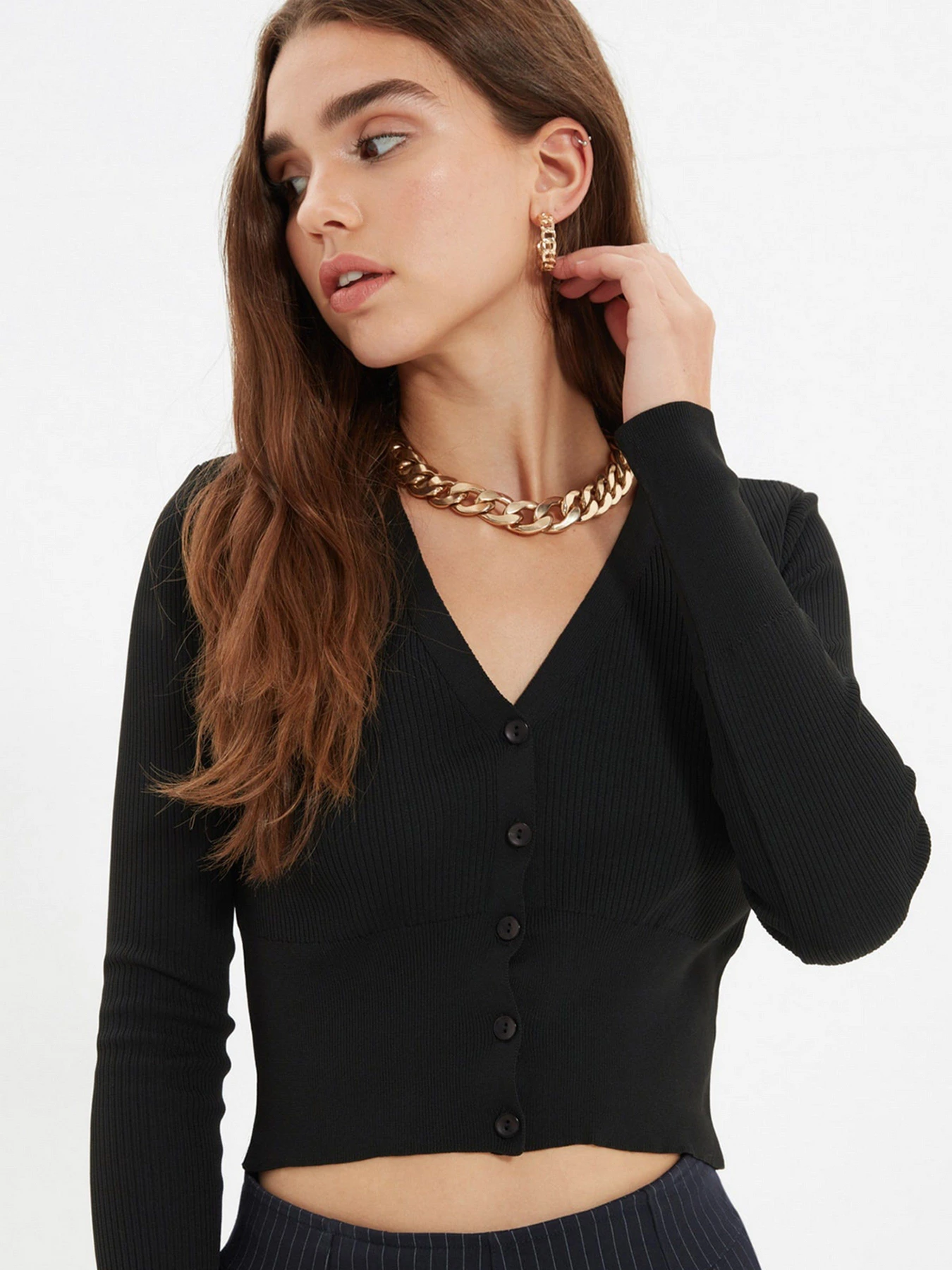 Свитры и кардиганы Trendyol модель TWOAW22HI0386/Siyah Свитры и кардиганы Trendyol модель TWOAW22HI0386/Siyah Фото