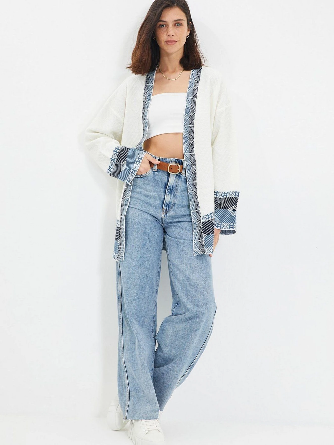 Свитры и кардиганы Trendyol модель TWOAW22HI0566/Ekru Свитры и кардиганы Trendyol модель TWOAW22HI0566/Ekru Фото
