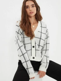 Свитры и кардиганы Trendyol модель TWOAW22HI0582/Ekru Фото