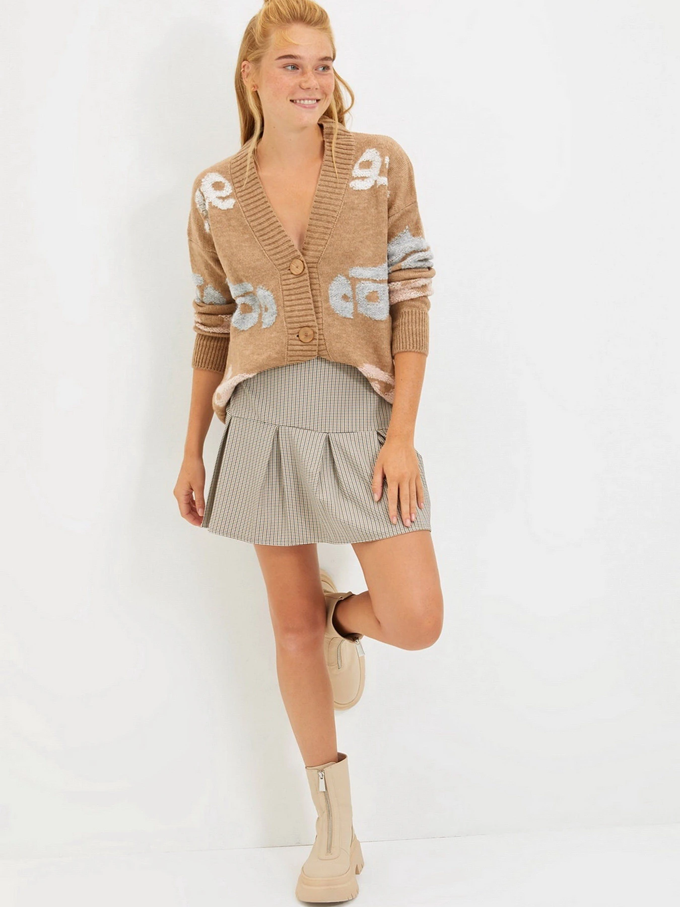 Свитры и кардиганы Trendyol модель TWOAW22HI0597/Camel Фото