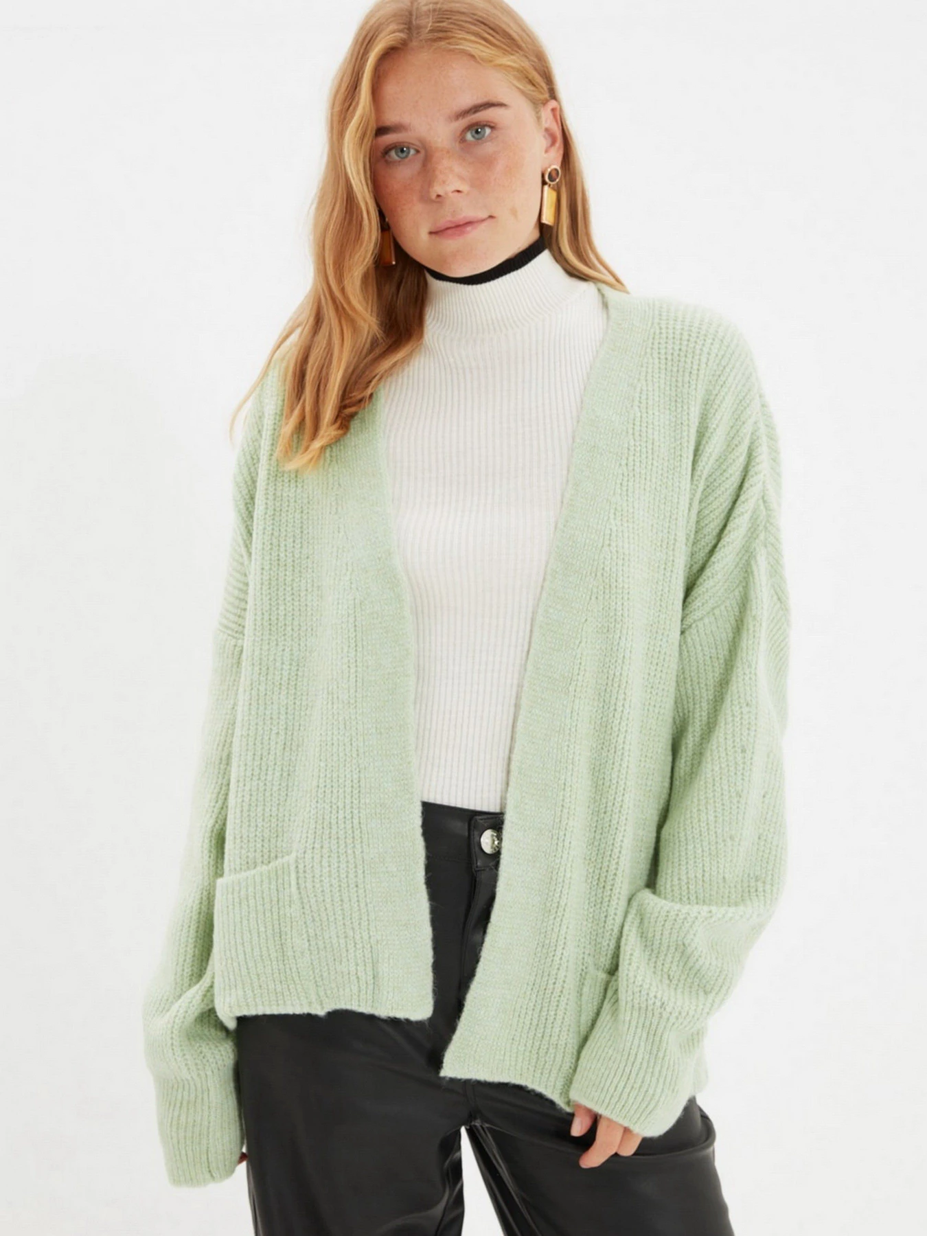 Свитры и кардиганы Trendyol модель TWOAW22HI1017/Haki Свитры и кардиганы Trendyol модель TWOAW22HI1017/Haki Фото