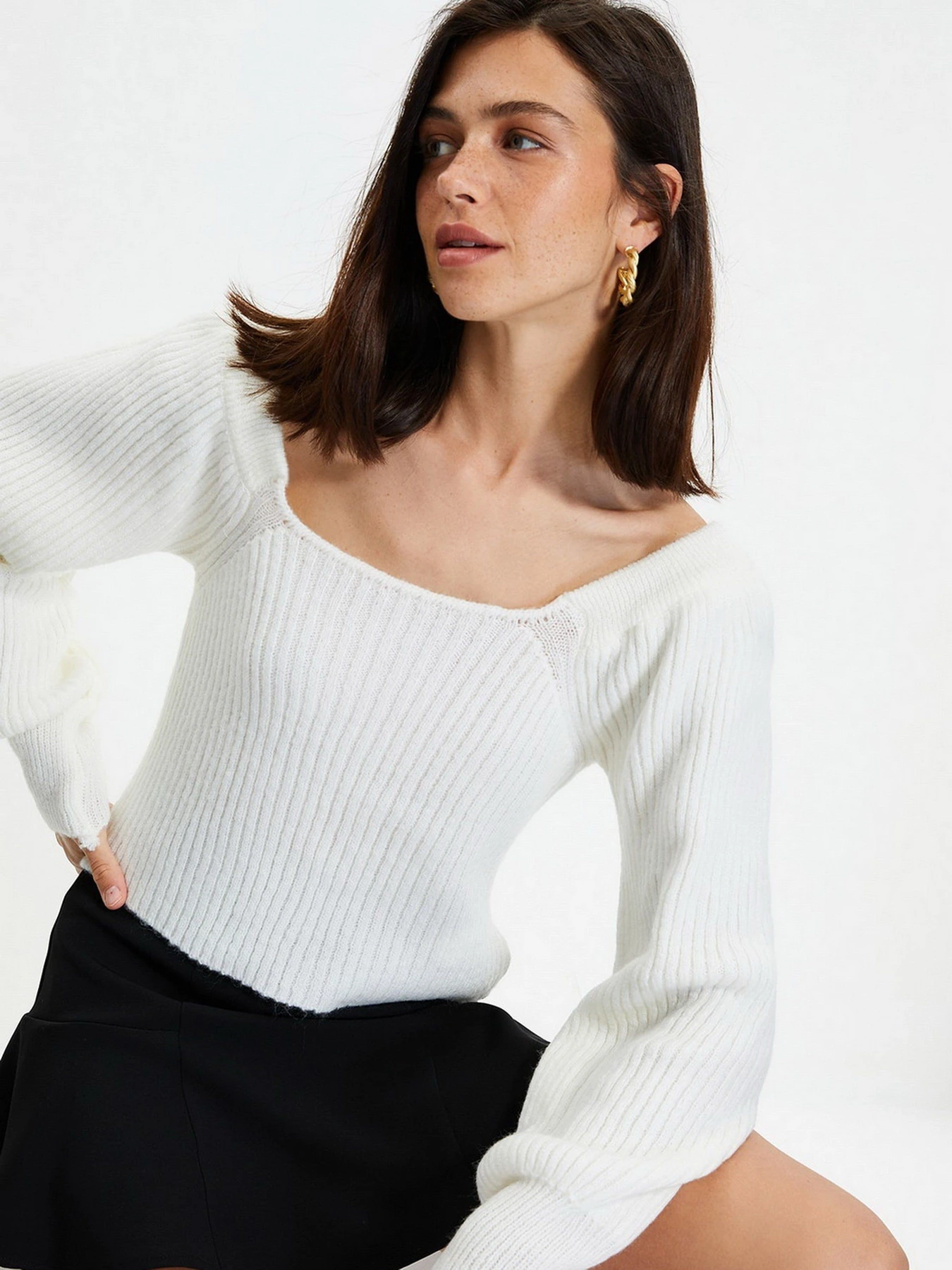 Свитры и кардиганы Trendyol модель TWOAW22KZ1248/Ekru Свитры и кардиганы Trendyol модель TWOAW22KZ1248/Ekru Фото