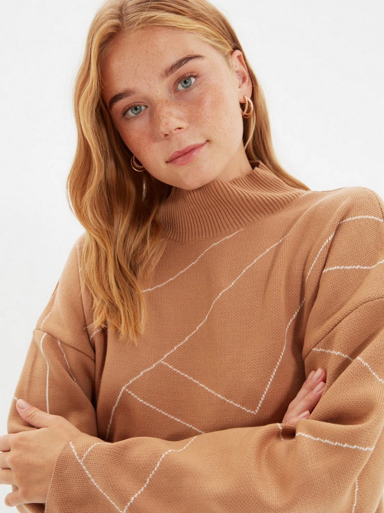 Свитры и кардиганы Trendyol модель TWOAW22KZ1784/Camel Свитры и кардиганы Trendyol модель TWOAW22KZ1784/Camel Фото