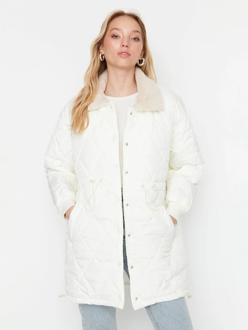 Куртки и дубленки Trendyol модель TWOAW22MO0011/Ekru Фото