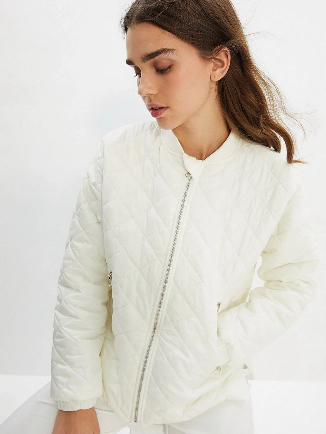 Куртки и дубленки Trendyol модель TWOAW22MO0205/Ekru Фото