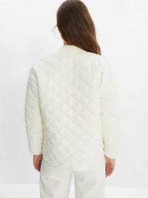 Куртки и дубленки Trendyol модель TWOAW22MO0205/Ekru Фото