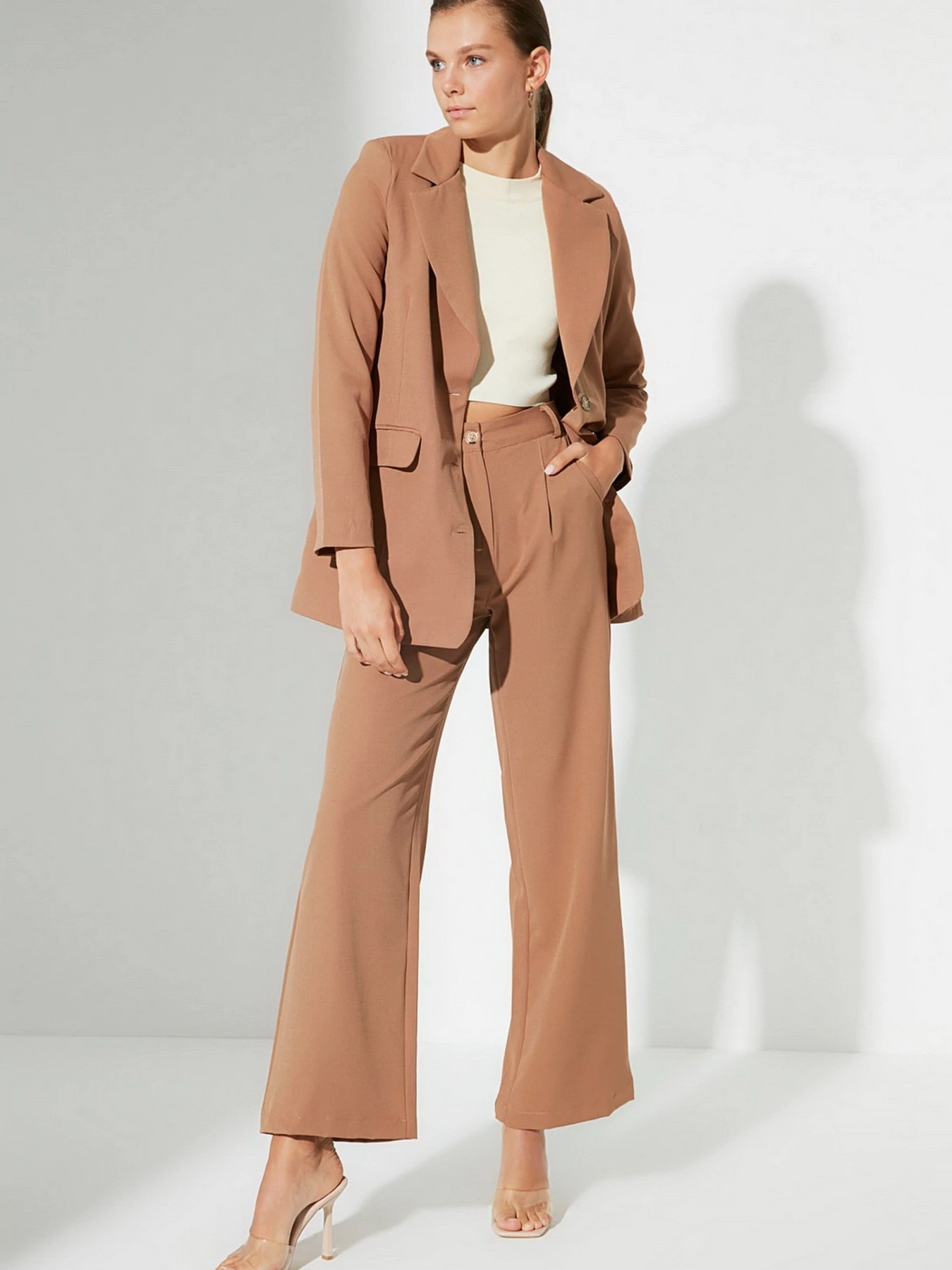 Штани Trendyol модель TWOAW22PL0154/Kahverengi Штани Trendyol модель TWOAW22PL0154/Kahverengi Фото
