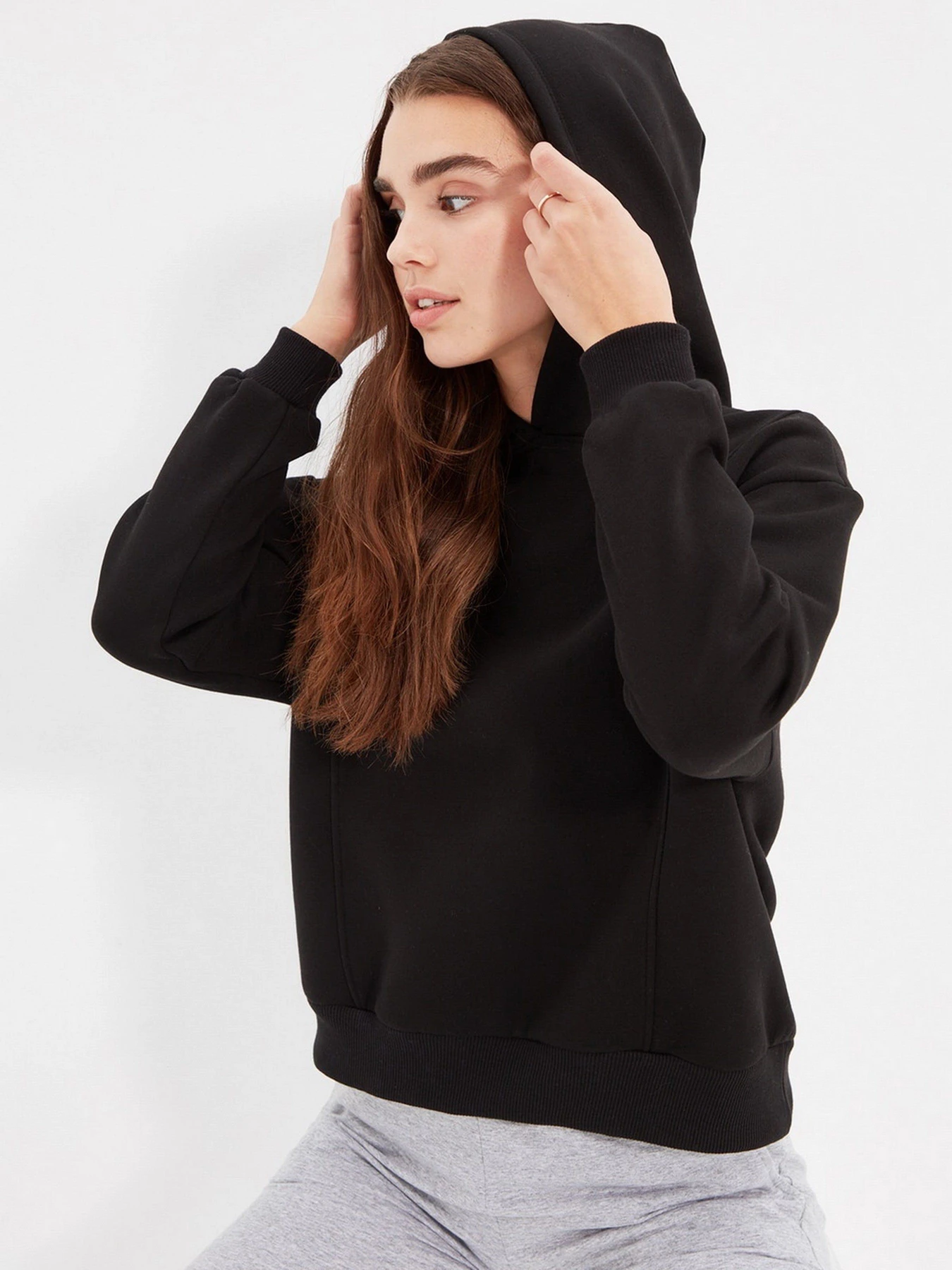 Худи и свитшоты Trendyol модель TWOAW22SW0939/Siyah Худи и свитшоты Trendyol модель TWOAW22SW0939/Siyah Фото