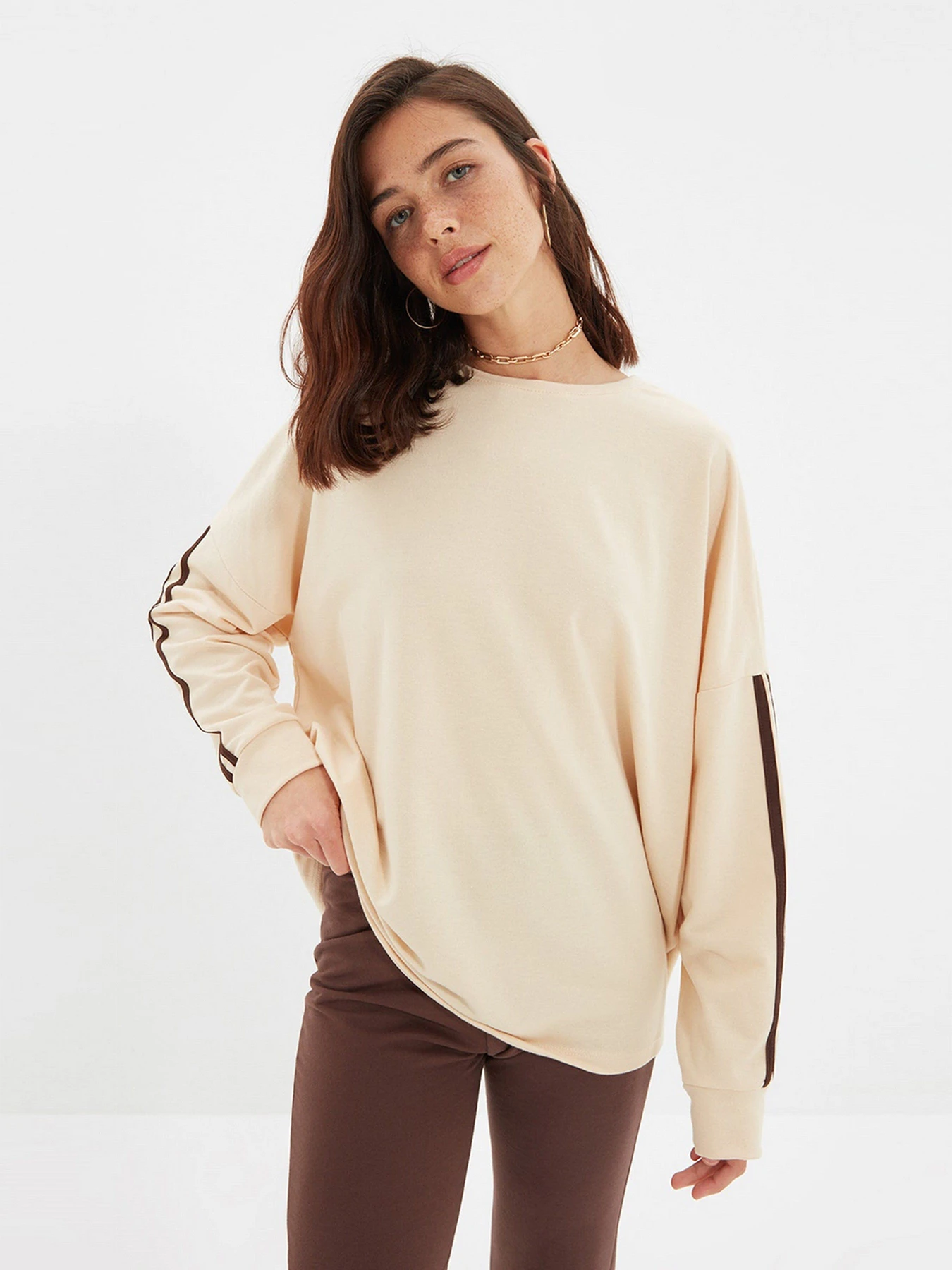 Худи и свитшоты Trendyol модель TWOAW22SW1258/Bej Худи и свитшоты Trendyol модель TWOAW22SW1258/Bej Фото