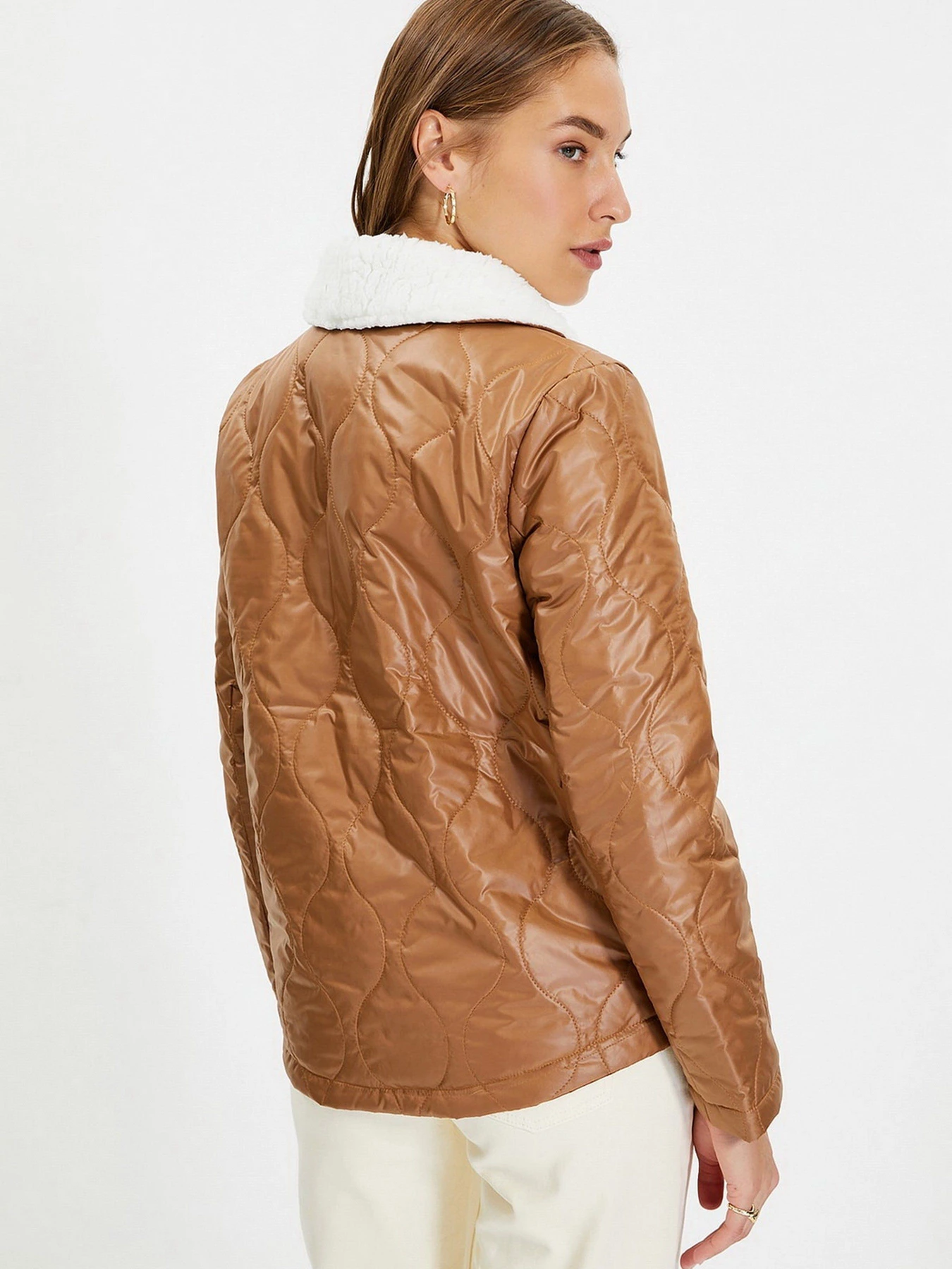Куртки и дубленки Trendyol модель TWOAW22MO0480/Camel Фото